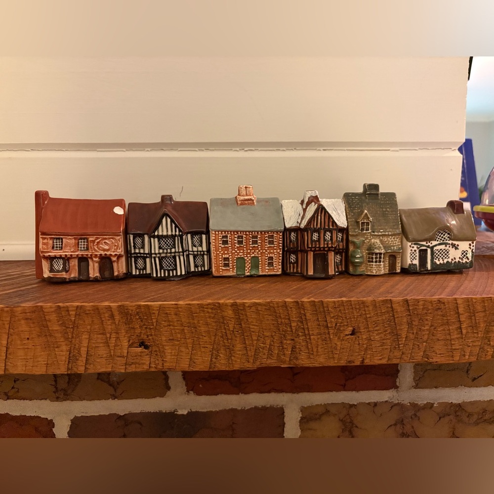 Wade England Whimsies Miniature Village Houses Ceramic Glossy Set of 5